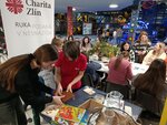 Vánoční svátky jsou za dveřmi aneb Charita Zlín vyvíjí aktivity ve prospěch ukrajinských maminek s dětmi, i babiček (16)