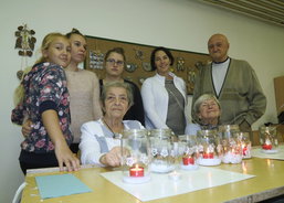 Lucerničky pro Anetku. Přenosky pro Betlémské světlo
