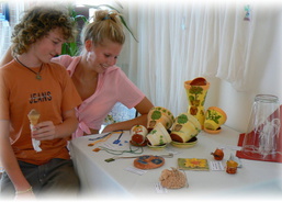 Pracovníci a přátelé ChZ, Letní pozastavení