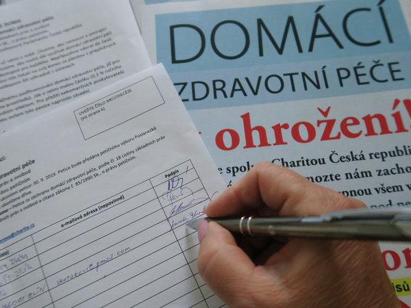 Doma je doma. Petice za záchranu domácí zdravotní péče