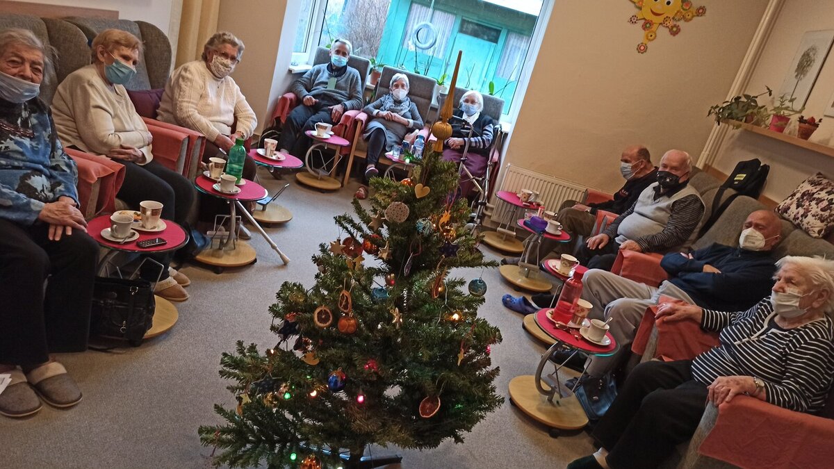 ... než zacinká. Adventní čas v centru denních služeb pro seniory ´Domovinka´
