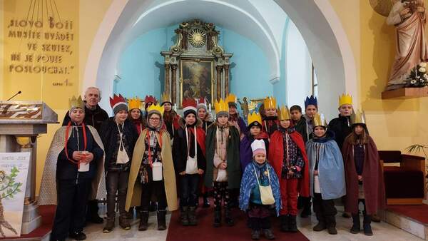 Březnice. Uplynulý víkend? Na Zlínsku to byla jízda královská (teda krát tři). Že u Vašich dveří koledníci nezazvonili a Vy chcete do sbírky přispět? Možné to je: online, DMS, převodem