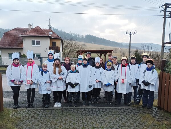 Provodov.Uplynulý víkend? Na Zlínsku to byla jízda královská (teda krát tři). Že u Vašich dveří koledníci nezazvonili a Vy chcete do sbírky přispět? Možné to je: online, DMS, převodem