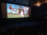 Sál 2 se pomalu zaplňuje ... Největší dar, to je nejen pohádkový film. Obrovským darem jsou všichni, kdo se podílejí na tak velkém projektu, jako je Tříkrálová sbírka