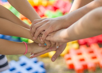 Děti by neměly být ochuzeny o vzdělání, ani zájmové kroužky a čas s vrstevníky aneb ´tříkrálovka´ pomáhá