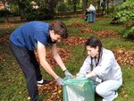 Nejen na zahradu ´domovinkovou´  ale i přímo do služby  zavítali ve středu dopoledne mladí lidé převážně ze Slovenska, jako lokálni dobrovoľníci projektu Godzone tour 2023: NEBOJTE SA