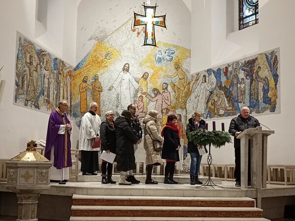 Adventního setkání, při mši svaté v kostele sv. Filipa a Jakuba