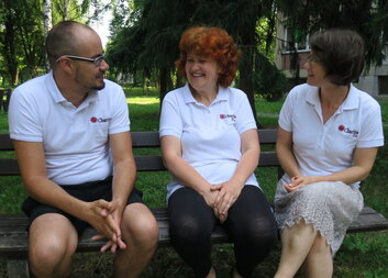 „Pokud se člověk ocitne v nejistotě, nesnázi či na životní křižovatce, je spolehlivým odrazovým můstkem naše Občanská poradna,“ říká paní Noela, pastorační asistentka