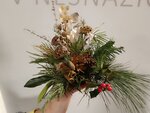 Drobná netradiční kytka z přírodních materiálů na adventní stůl aneb Charita Zlín vyvíjí aktivity ve prospěch ukrajinských maminek s dětmi, i babiček