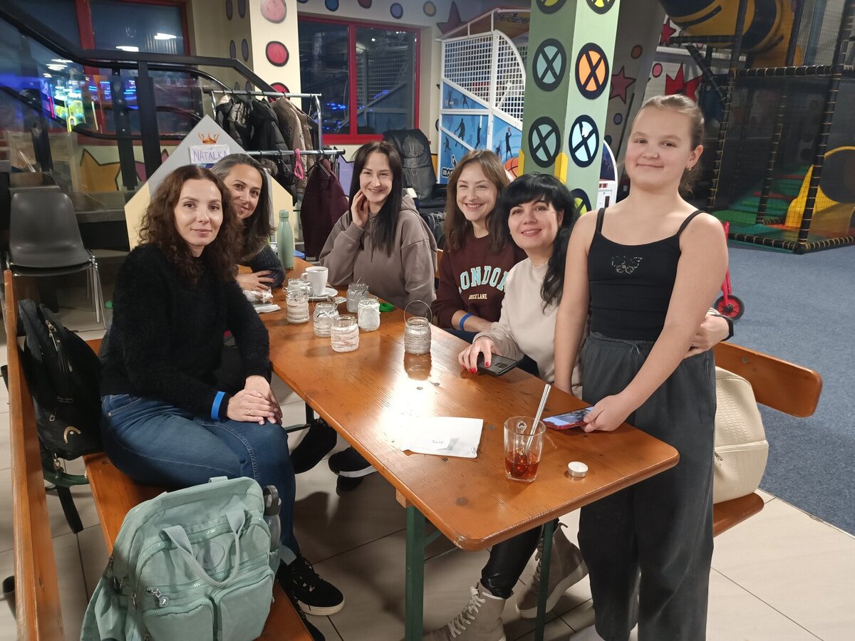 Výroba lucerniček, dětská zábava i odborná podpora v přátelské atmosféře... Výroba lucerniček, dětská zábava i odborná podpora v přátelské atmosféře...