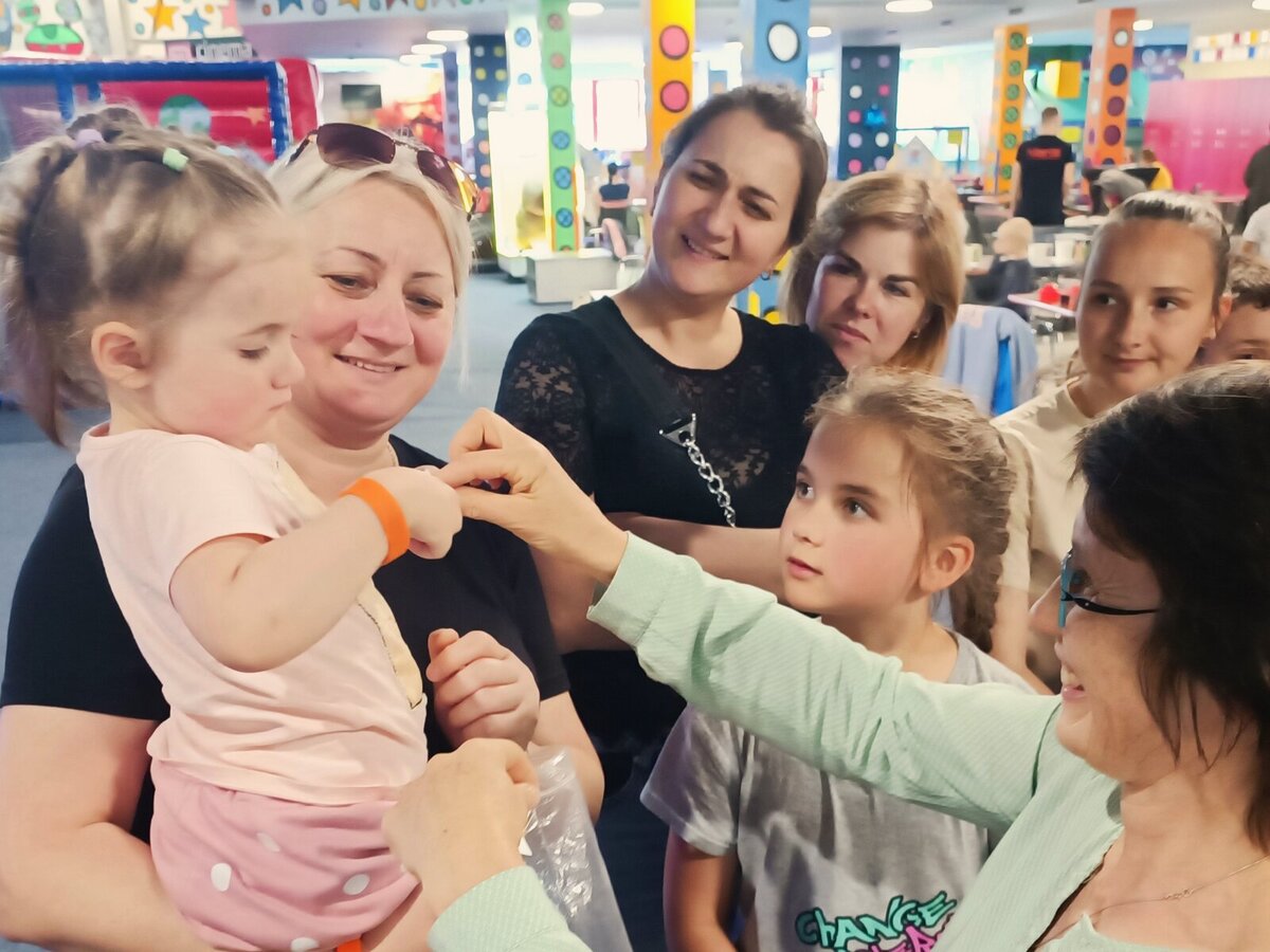 Odpoledne plné smíchu, tvoření a radosti Odpoledne plné smíchu, tvoření a radosti