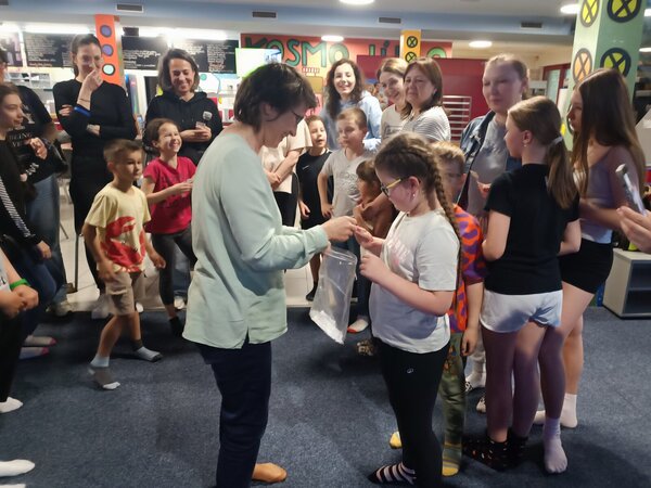 Odpoledne plné smíchu, tvoření a radosti Odpoledne plné smíchu, tvoření a radosti